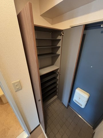 角田ビルの収納