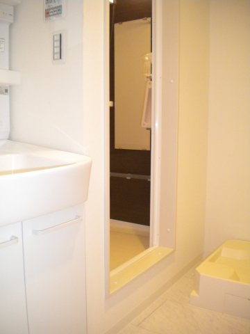 GRAND CHARIOT（ｸﾞﾗﾝｼｬﾘｵ）の洗面所|ゆったりとスペースのある洗面所