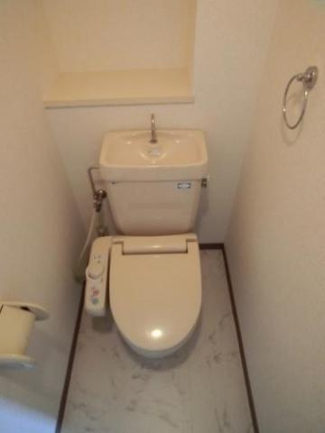 グランシャリオ南大橋のトイレ|【人気物件】トイレ（温水洗浄便座・手洗い付き）、とても綺麗で清潔感があります♪