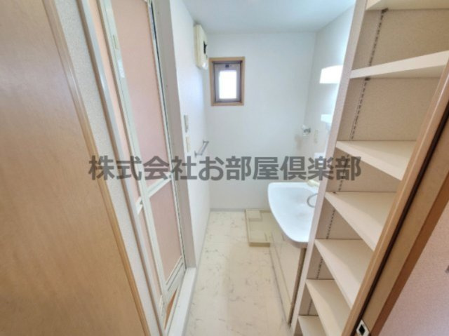 イーズガーデン中央の洗面所|コンパクトで使いやすい洗面所