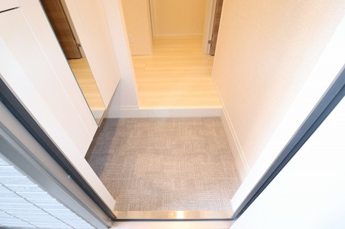 ファミリア　エテルナの玄関