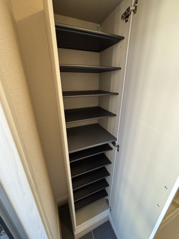 Ｇ－ＣＲＥＳＴ土樋の玄関