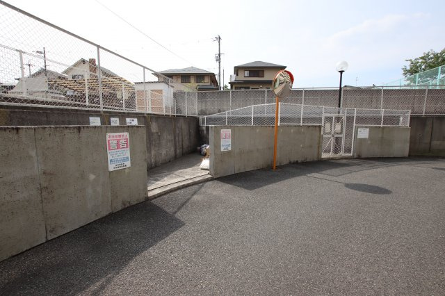 【その他共用部分】 | クローバーハイツ南花台 | 敷地内ゴミ置き場