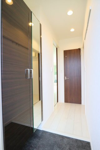 グランコートノアの玄関