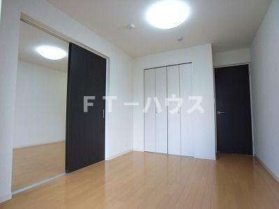 船橋市二宮２丁目の賃貸マンションの居間・リビング