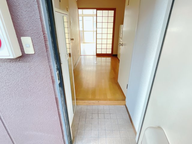 小太鼓ビルの玄関