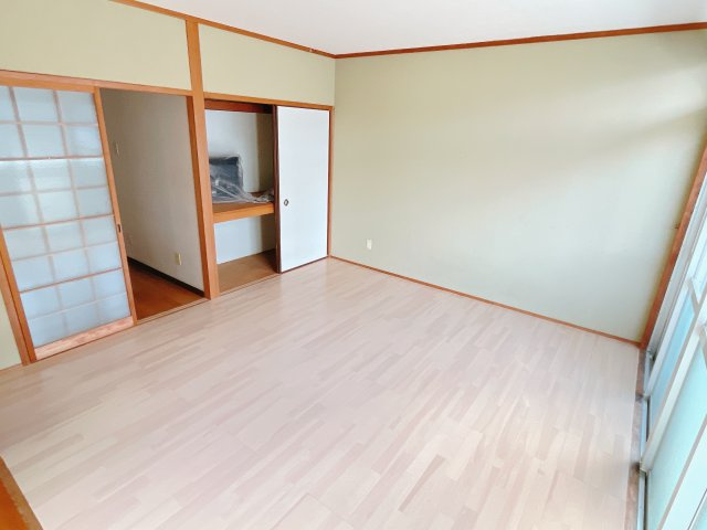 小太鼓ビルの居間・リビング