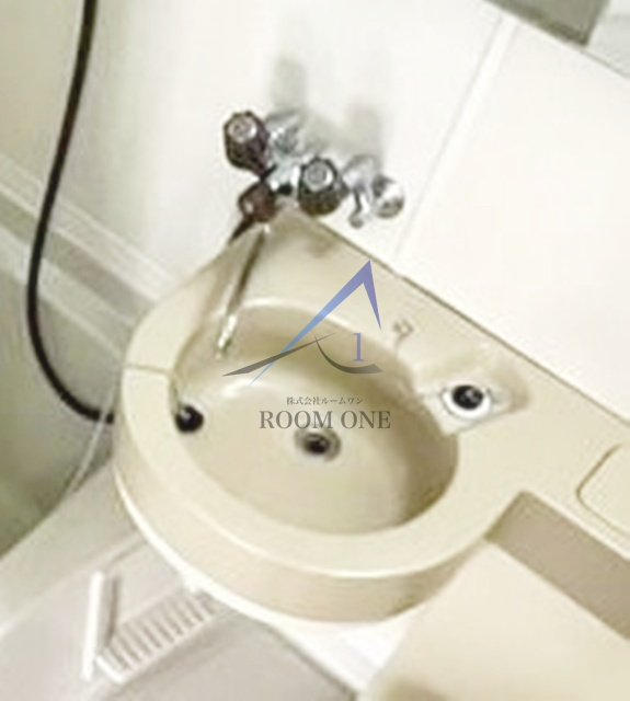 イーストアネックスの洗面所|洗面台です。