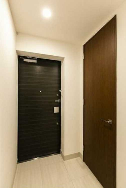 広尾ヴィラスクエア　築浅　オートロック　ファミリー向けの玄関