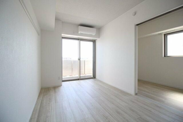 セレナーデ東長崎の居間・リビング