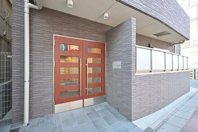 セレナーデ東長崎のエントランス