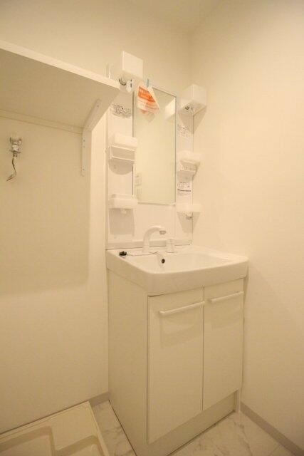 セレナーデ東長崎の洗面所