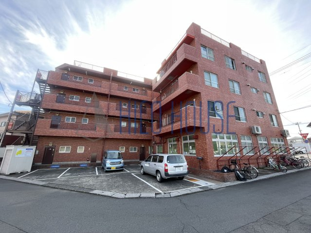 ロワール坂戸の外観