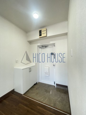 ロワール坂戸の玄関