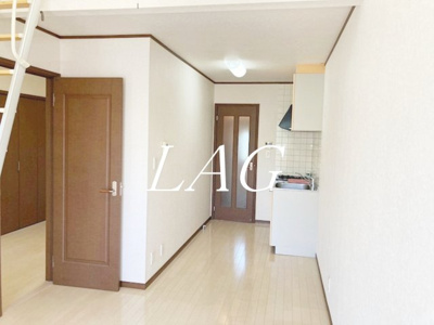 【居間・リビング】 | マスコットパレス | 洋室のお部屋です。