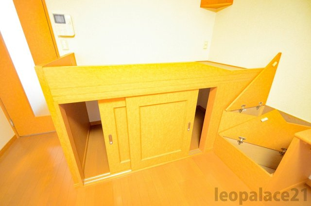 レオパレス喜楽楽１の寝室|※写真と現状が異なる場合は現状を優先　２Ｆカーペット