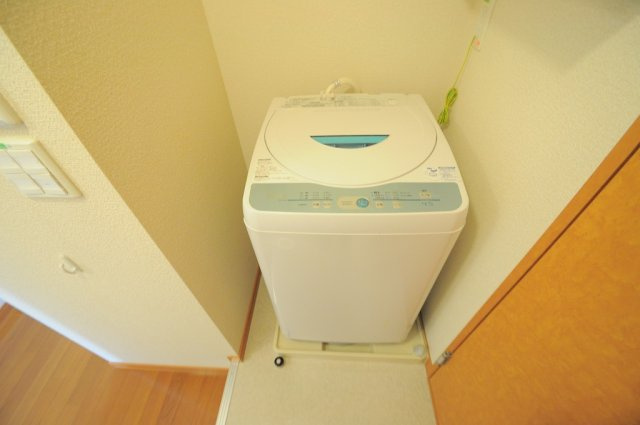 レオパレス喜楽楽１のその他|洗濯機前スペースは目隠しすれば脱衣所になるんです