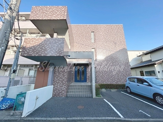 藤沢市円行２丁目の賃貸マンションの外観