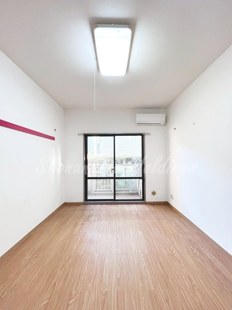 藤沢市円行２丁目の賃貸マンションの居間・リビング