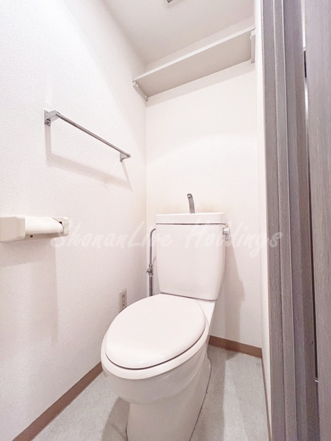 藤沢市円行２丁目の賃貸マンションのトイレ|同施工物件