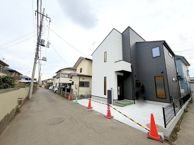 あきる野市伊奈　新築戸建の前面道路含む現地写真