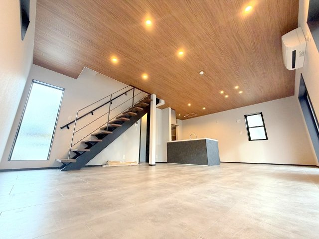 あきる野市伊奈　新築戸建の居間・リビング