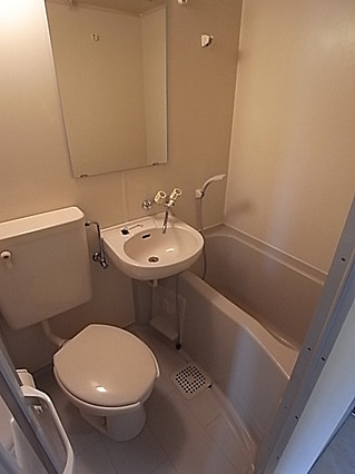 ダイドーメゾン三宮東の浴室