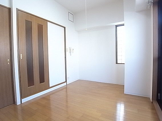 エスポワール三宮の居間・リビング