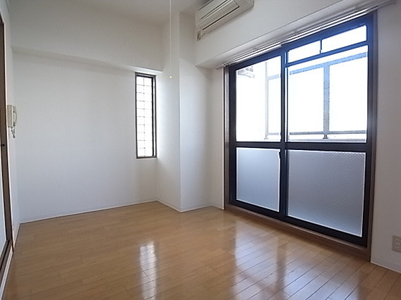 エスポワール三宮の居間・リビング