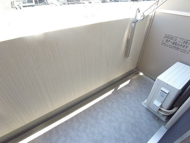 エスティライフ三宮東のバルコニー