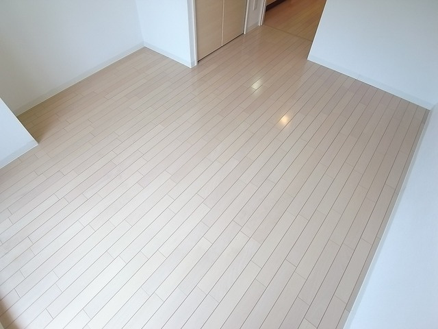 エスティライフ三宮東の居間・リビング