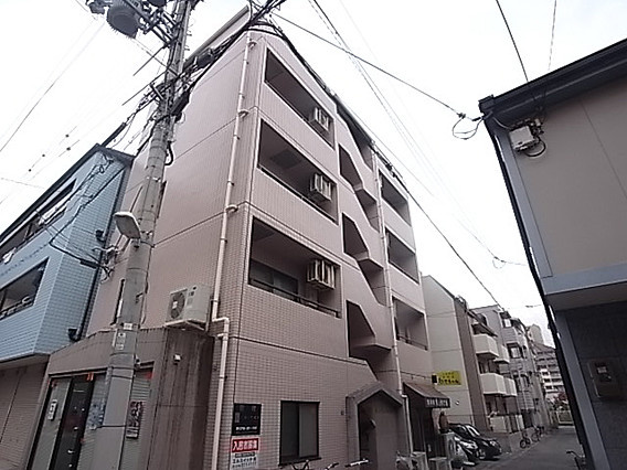 ラムール春日野道の外観