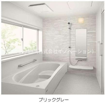 北区神谷の邸宅の浴室|【お風呂】
足を伸ばせる浴槽＆ワンタッチでお湯張や追焚が出来るオートバスで1日の疲れも快適にリフレッシュ。雨のお洗濯に威力を発揮する浴室換気乾燥機付き。