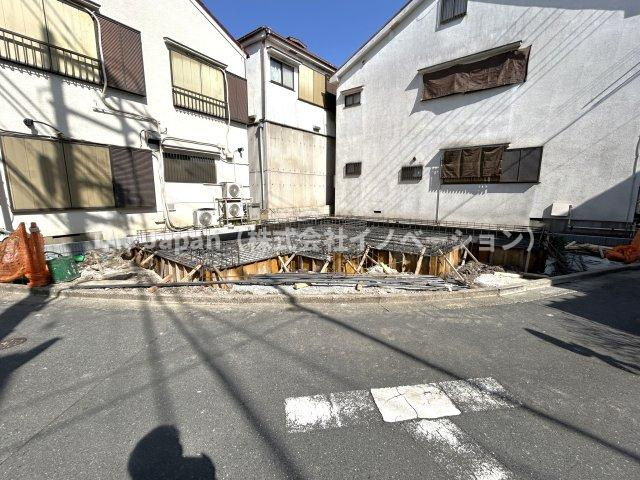 北区神谷の邸宅の前面道路含む現地写真