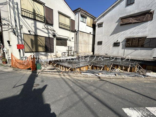 北区神谷の邸宅の前面道路含む現地写真