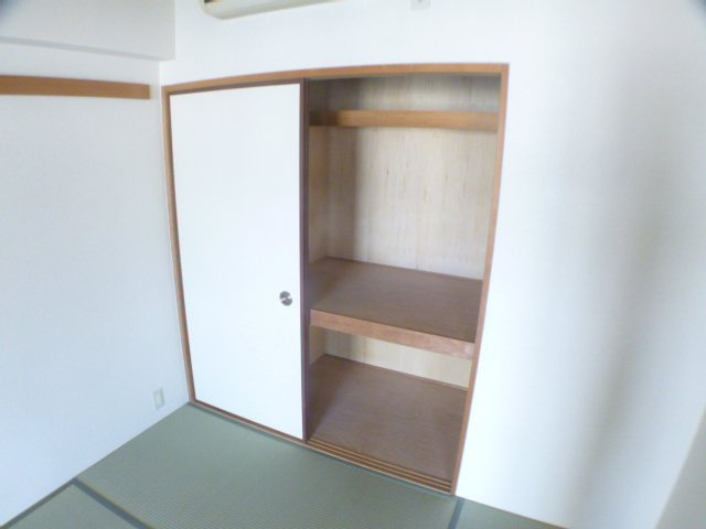 メゾン新御影の収納