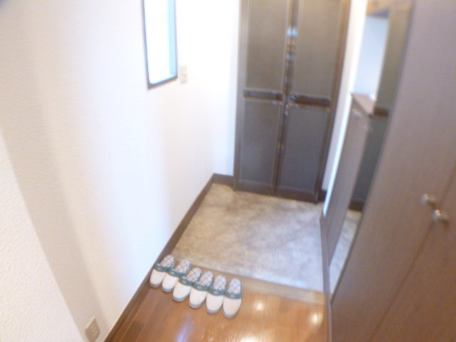 メゾン新御影の玄関