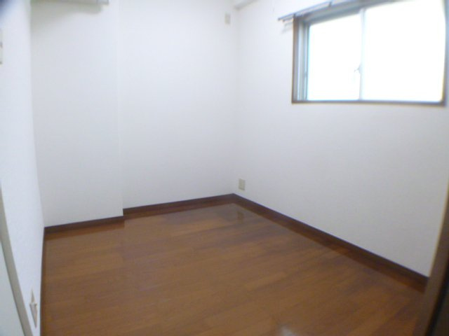 メゾン新御影の洋室