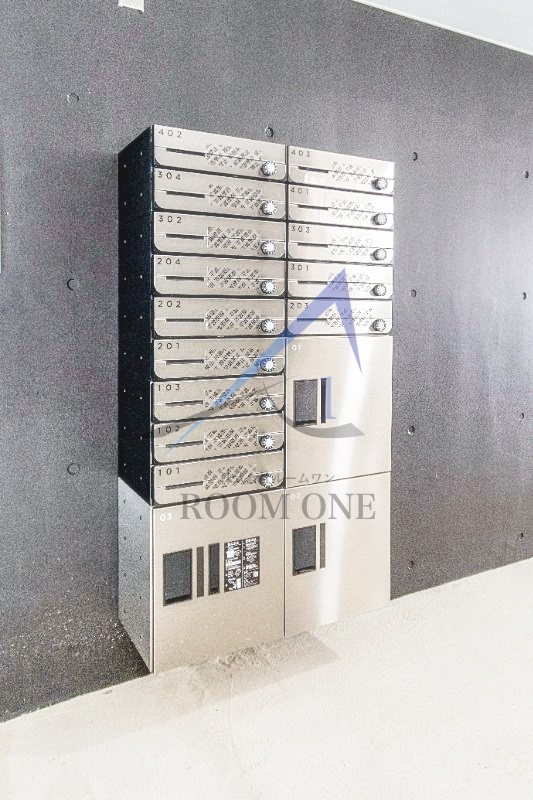 HW.Hills 東日暮里のその他共用部分|集合ポストと宅配ボックスです。