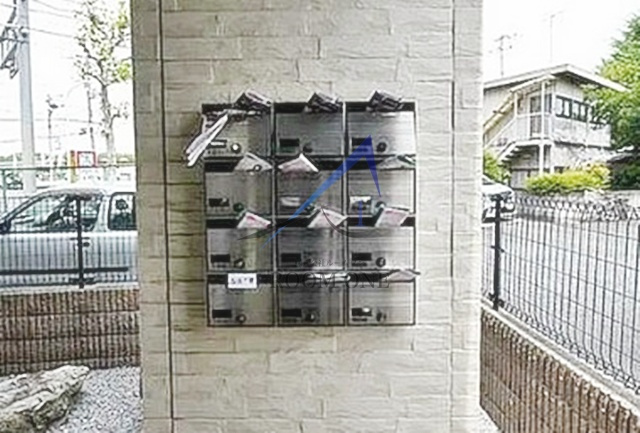 レオパレスReveMaisonのその他共用部分|集合ポストです。