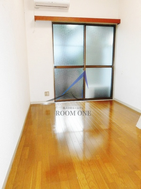 ヴィラ妙蓮寺の居間・リビング|洋室のお部屋です。