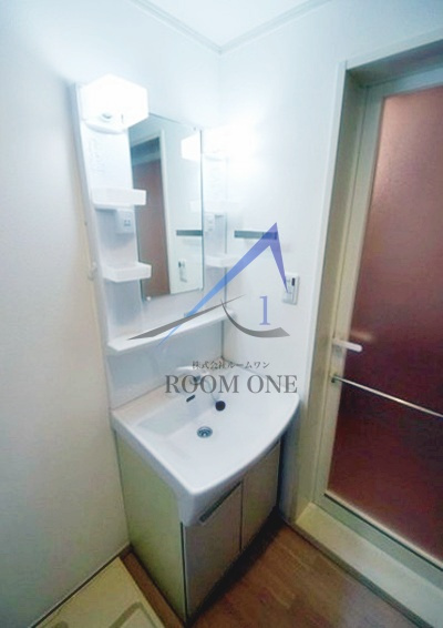 ＬＡＵＲＥＬ坂下の洗面所|洗面台です。