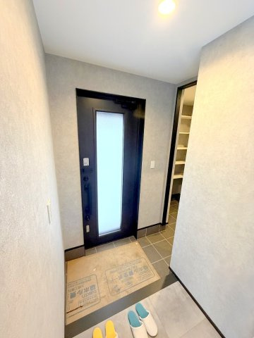 あきる野市野辺全1棟　新築戸建の玄関