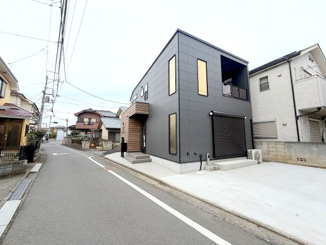 あきる野市野辺全1棟　新築戸建の前面道路含む現地写真