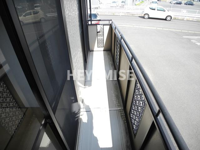 ロイヤルガーデン仲沖E棟のバルコニー