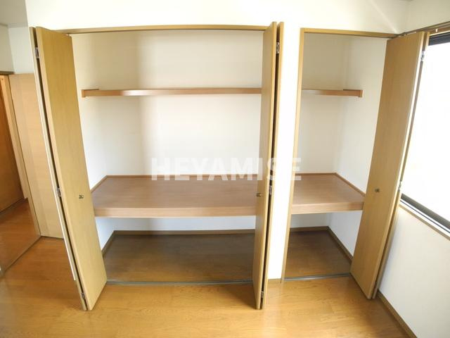 ロイヤルガーデン仲沖E棟の収納