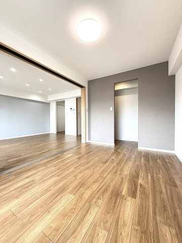 南三十二条グランドハイツの洋室