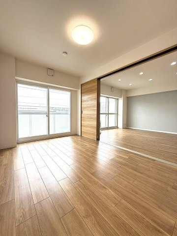 南三十二条グランドハイツの洋室