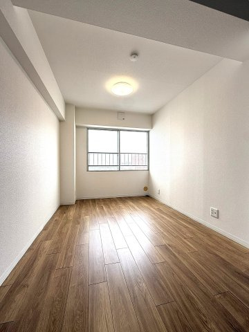 南三十二条グランドハイツの洋室