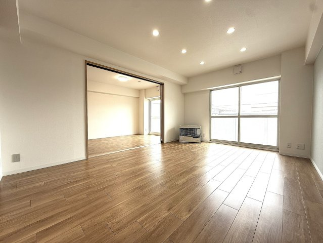 南三十二条グランドハイツの居間・リビング